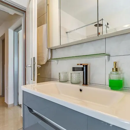 Stunning In * بولا