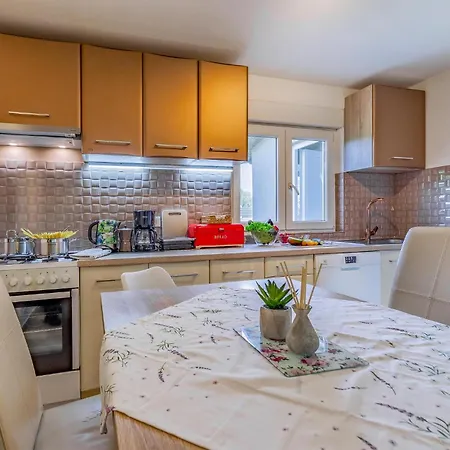 Awesome Home In Pula With Wifi Holiday home *