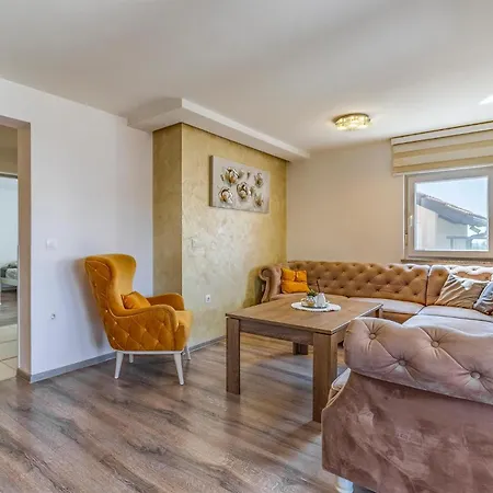 Awesome Home In Pula With Wifi *