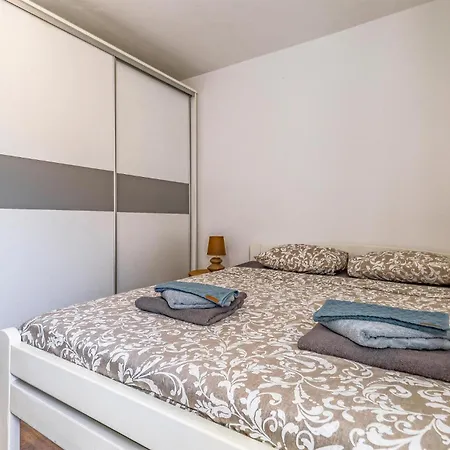 度假居 Stunning In 普拉