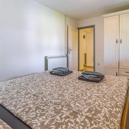 Awesome Home In Pula With Wifi Pula