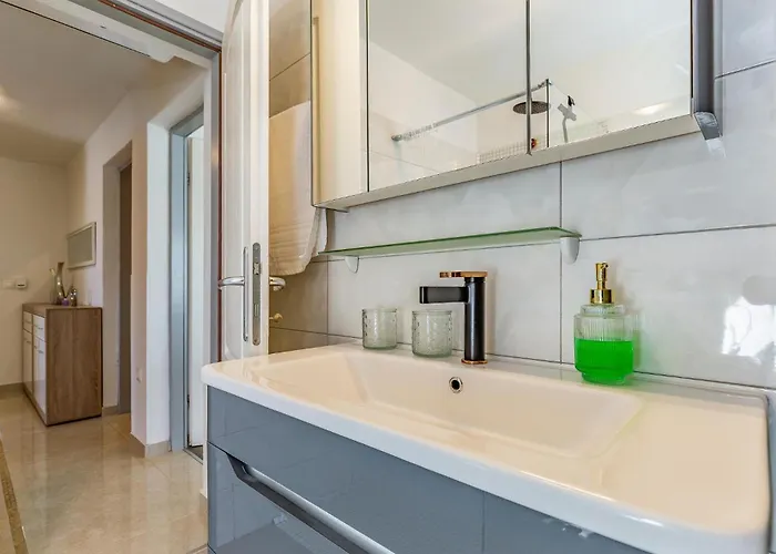 Stunning In * Пула